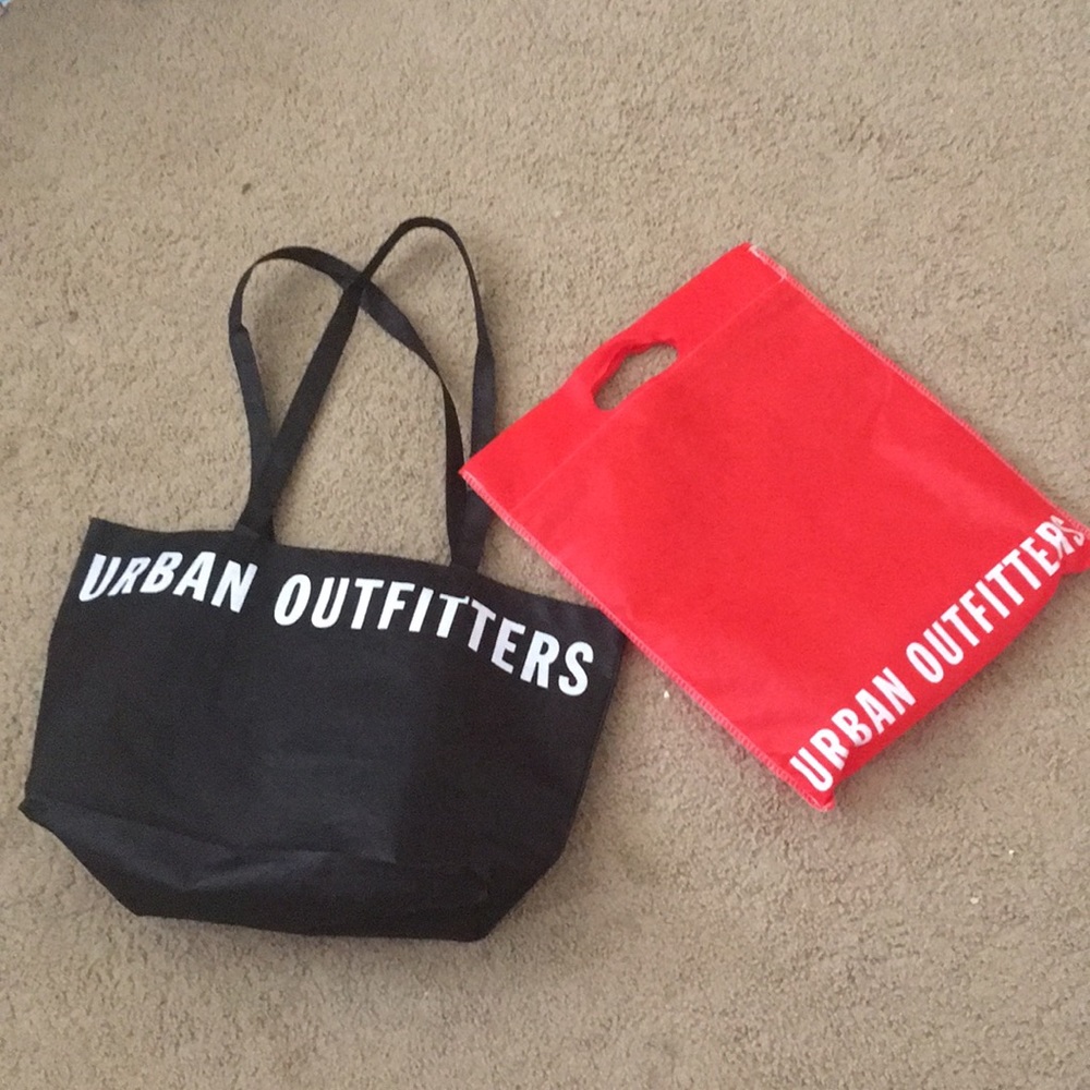 urban outfitters reusable bags!
